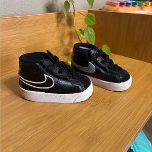 Nike Kids Black and White Sneakers